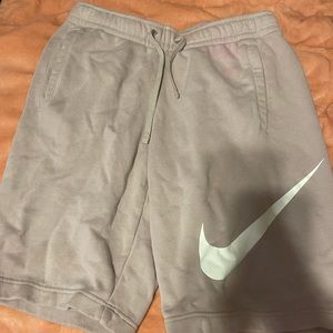 men’s nike graphic shorts